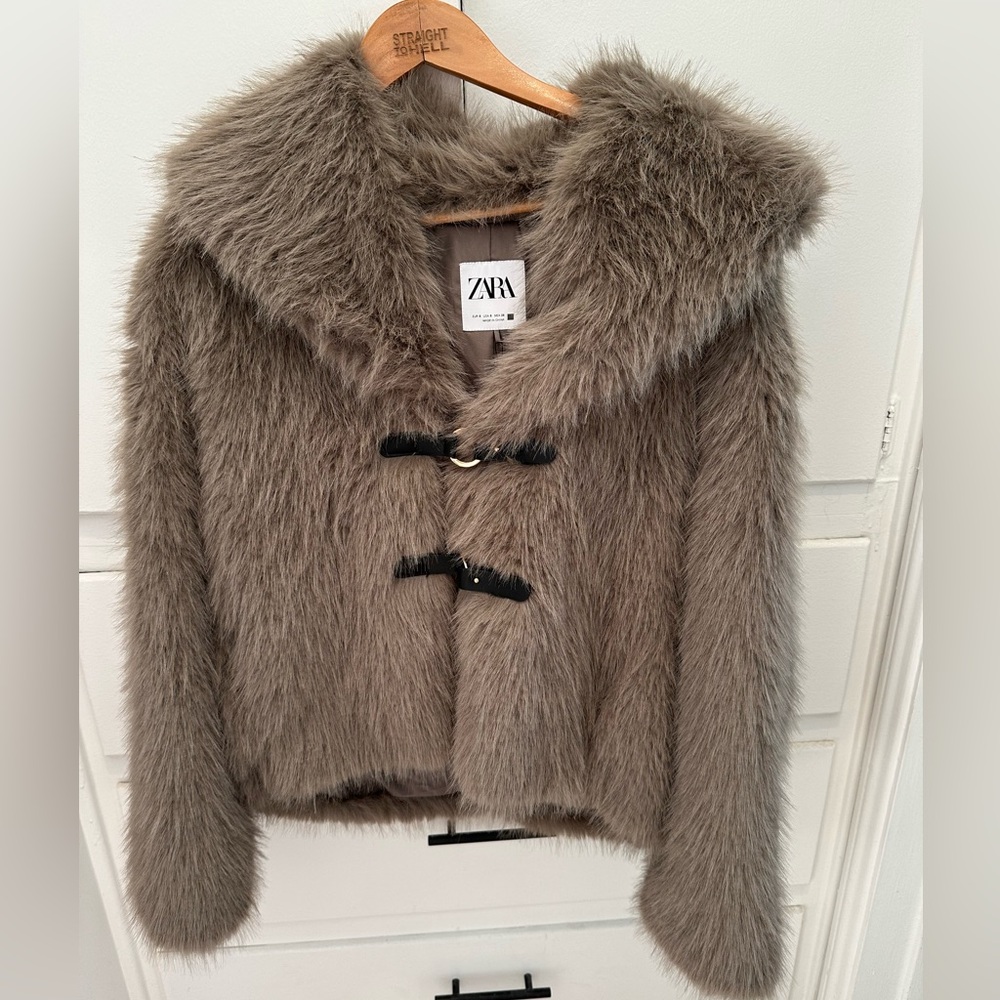 Zara Faux Fur Jacket in Taupe Size Small *NWT* Sold Out - Picture 2 of 16